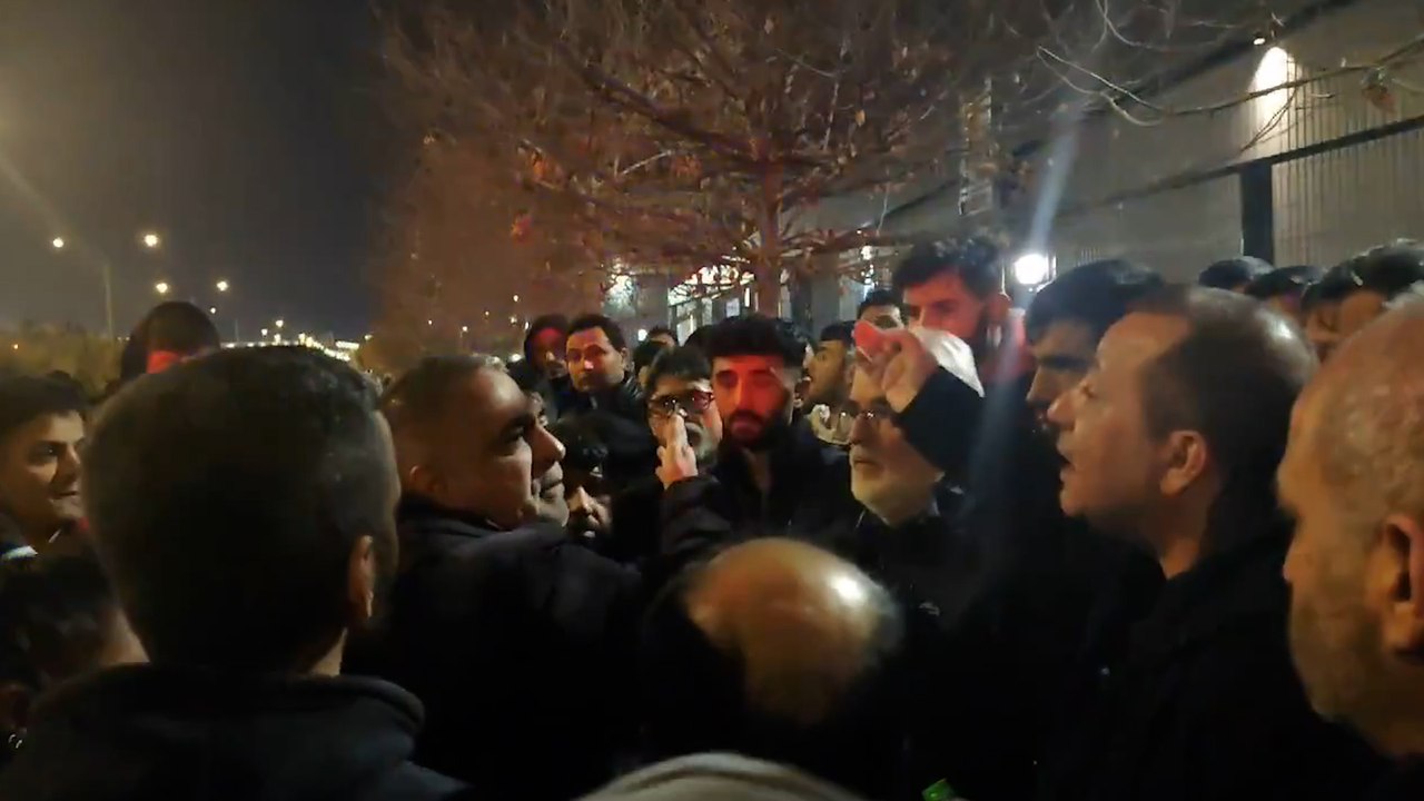 AKP’li patrondan direnen işçilere engel!