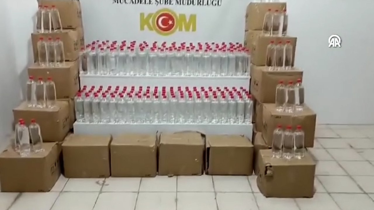 Nakliye aracı görüntüsü verilen kamyonette 1 ton etil alkol ele geçirildi