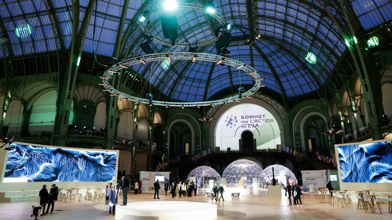 Internationaler KI-Gipfel in Paris gestartet