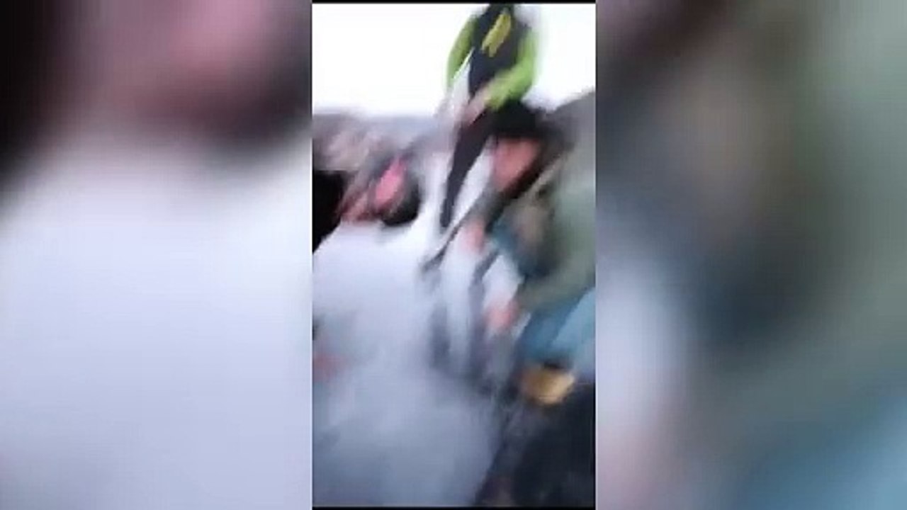 Il video delle bolle di metano nel lago ghiacciato: «Ecco perché possono bruciare»