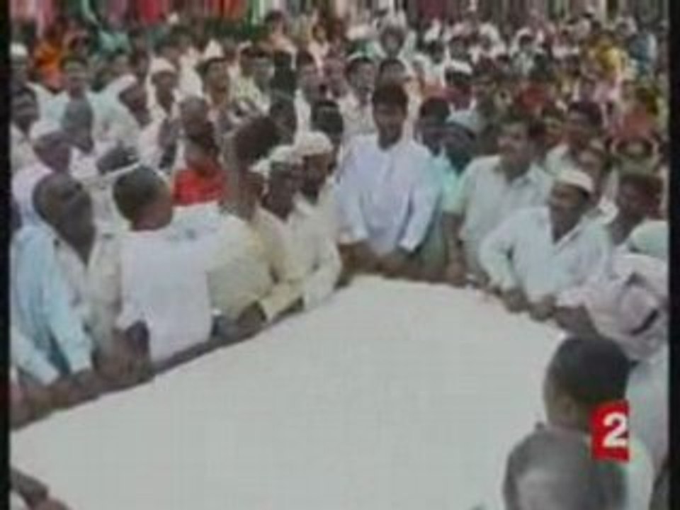 Lacher de bébés à Solapur (Inde)