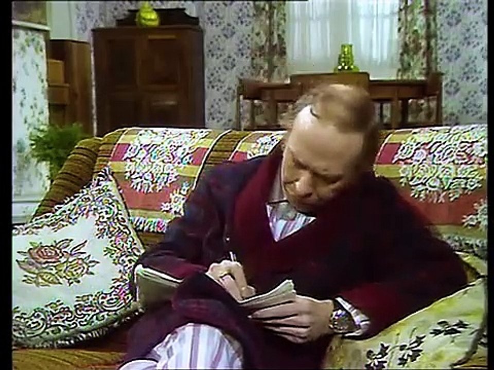 George and Mildred - Season 5 Episode 05: A Military Pickle