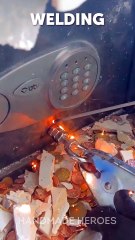 Gold Coins Found in an Old Safe! Learn How to Get Rich 💰🔐