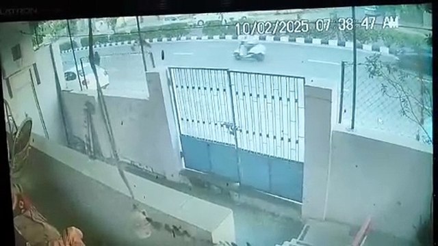 Ahmedabad: तेज रफ्तार कार ने चार वाहनों को मारी टक्कर