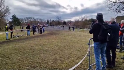 Championnats France Cyclocross Départ de la course de Jules MEYER