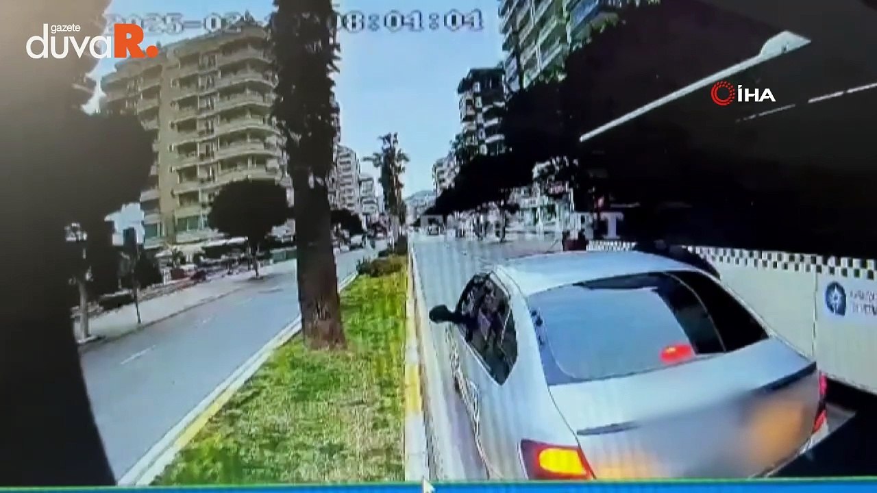 Güvenlik görevlisi trafikte tartıştığı halk otobüsü şoförlerini bıçakla yaraladı