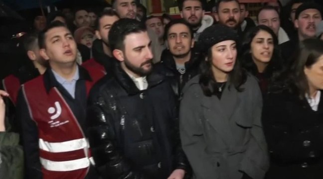 CHP'li gençlerden TSK'dan ihraç edilen teğmenlere destek