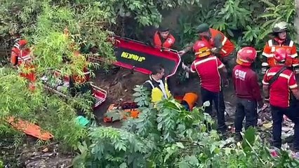 Medio centenar de muertos en trágico accidente de autobús en Guatemala