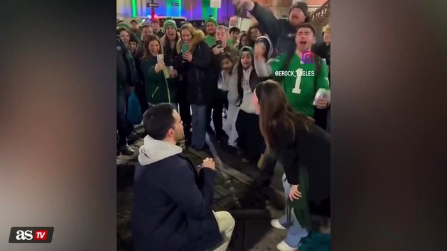 Eagles fan proposes amid wild Super Bowl celebrations in Philadelphia