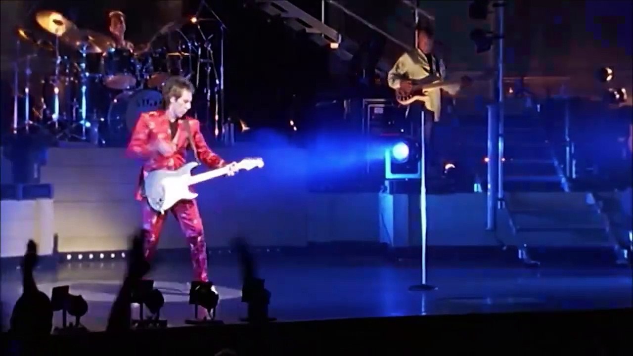 Johnny Hallyday  / Je suis né dans la rue    (Olympia 2000)