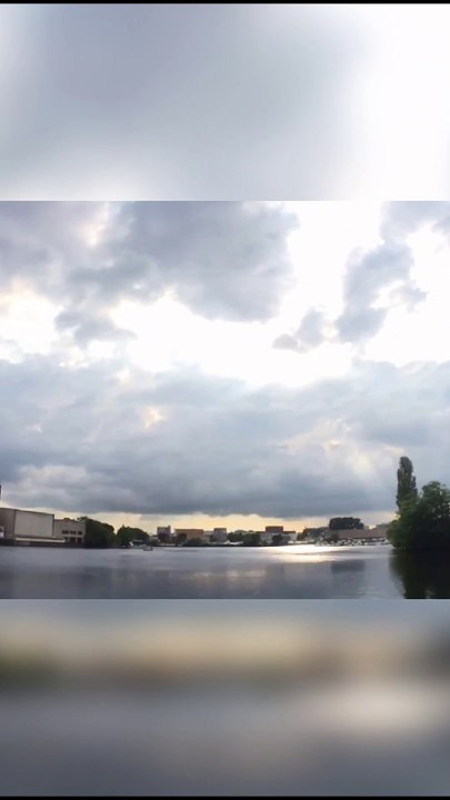 **Spektakuläres Mai-Gewitter: Zeitraffer über der Skyline ⛈️🌆**