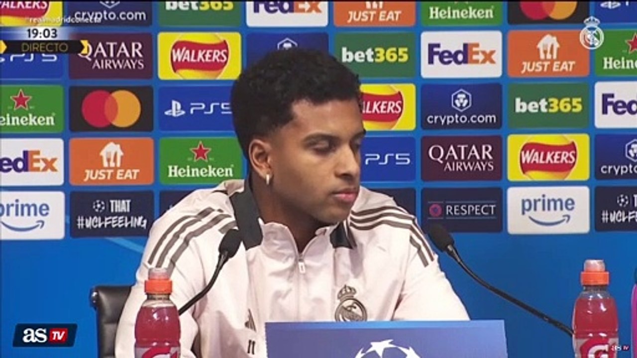 Rodrygo y el compromiso defensivo de la delantera del Real Madrid