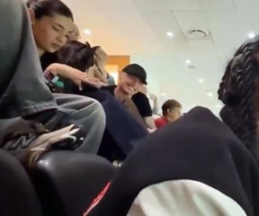 ¡Peso Pluma muy romántico con su nueva novia!