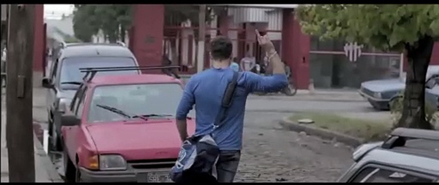 Der Spieler mit der Nummer 5 | movie | 2014 | Official Trailer