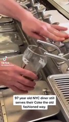 Este restaurante de 97 años sigue sirviendo la Coca-Cola a la antigua usanza