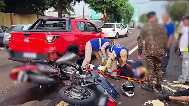 Três veículos se envolvem em acidente na Rua Cuiabá em Cascavel