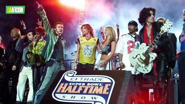 Persona ‘invade’ el show del medio tiempo de Kendrick Lamar y ondea bandera de Palestina