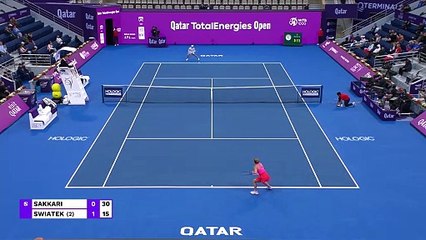 Swiatek begins bid for Doha four-timer with solid win