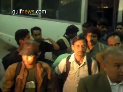 Somalian pirates release hostages