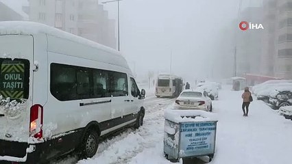 Besni’de kar kalınlığı 20 santime ulaştı