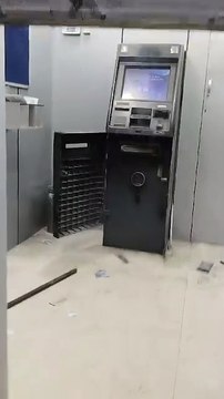 एटीएम काटकर लूट का प्रयास, कटर मशीन से लगी आग, जली नकदी