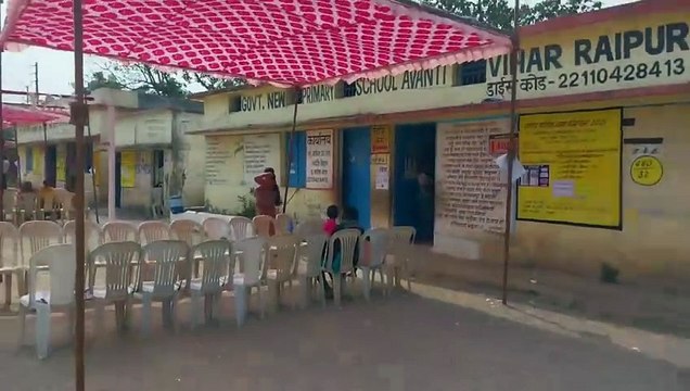 रायपुर के अवंती विहार के 5 चुनाव पोलिंग बूथ में सिर्फ 2 में वोटिंग जारी, 3 पूरी तरह से खाली, देखें Video