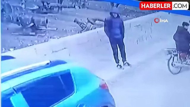 Bahçedeki Su Motorunu Motosikletle Çaldılar, O Anlar Kamerada