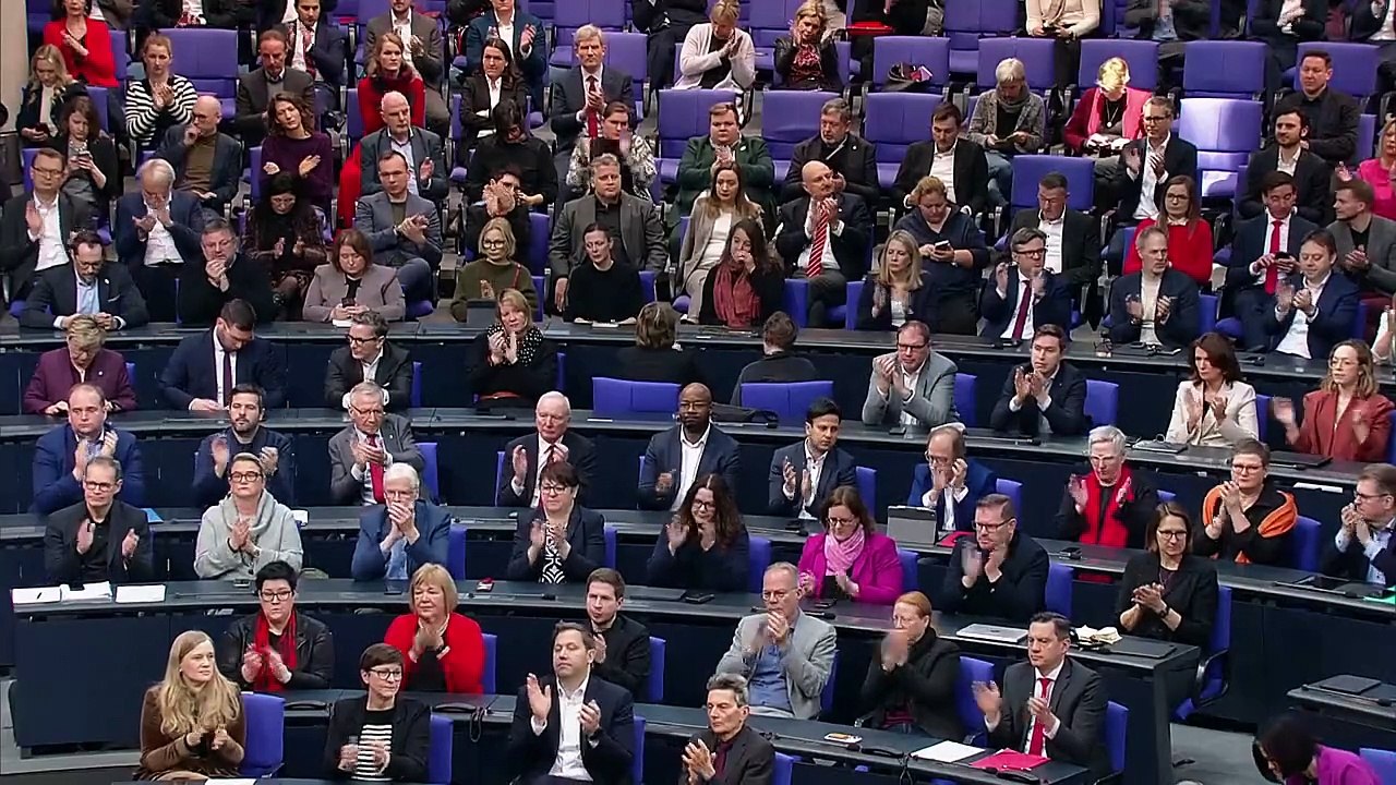 Scholz attackiert Merz: Er will 'Europa zu Grabe tragen'