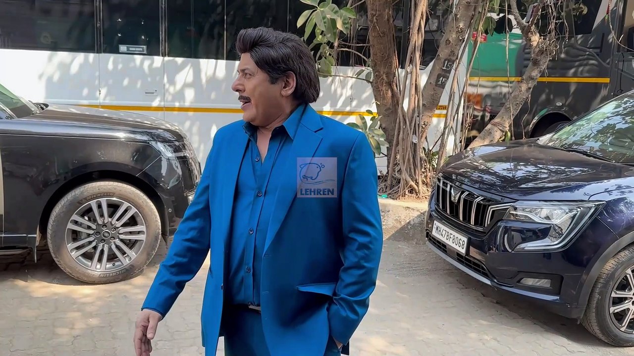 Laughter Chefs 2 के सेट पर Krushna Abhishek कांचा चीना तो Sudesh Lehri उदित नारायण के लुक में दिखे