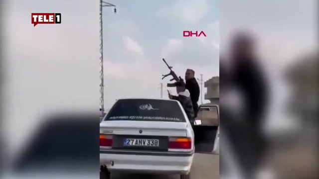 Düğün konvoyunda havaya ateş açarken arabadan düştü