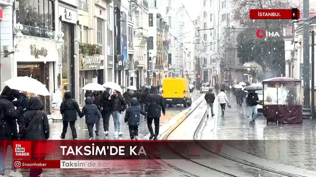 Taksim’de kar yağışı etkili olmaya başladı