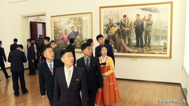 In Corea del Nord una mostra celebra Kim Jong Il (padre Kim Jong Un)