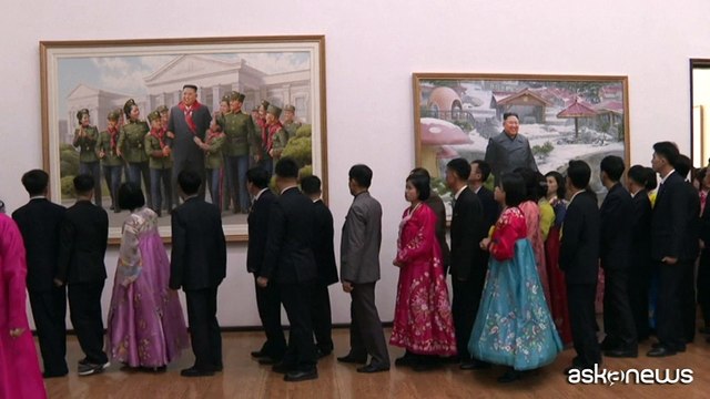 In Corea del Nord una mostra celebra Kim Jong Il (padre Kim Jong Un)
