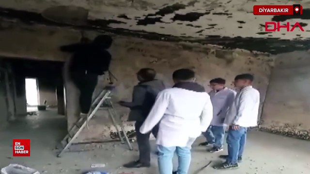 Diyarbakır'da meslek lisesi öğrencilerinden evi yanan aileye destek