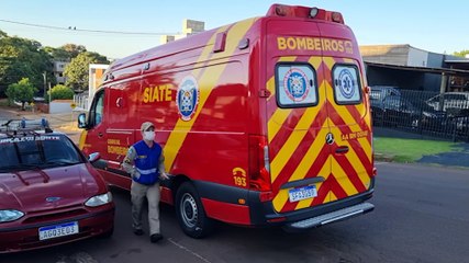 De patinete, mulher é atingida por carro e fica ferida na Rua Pio XII