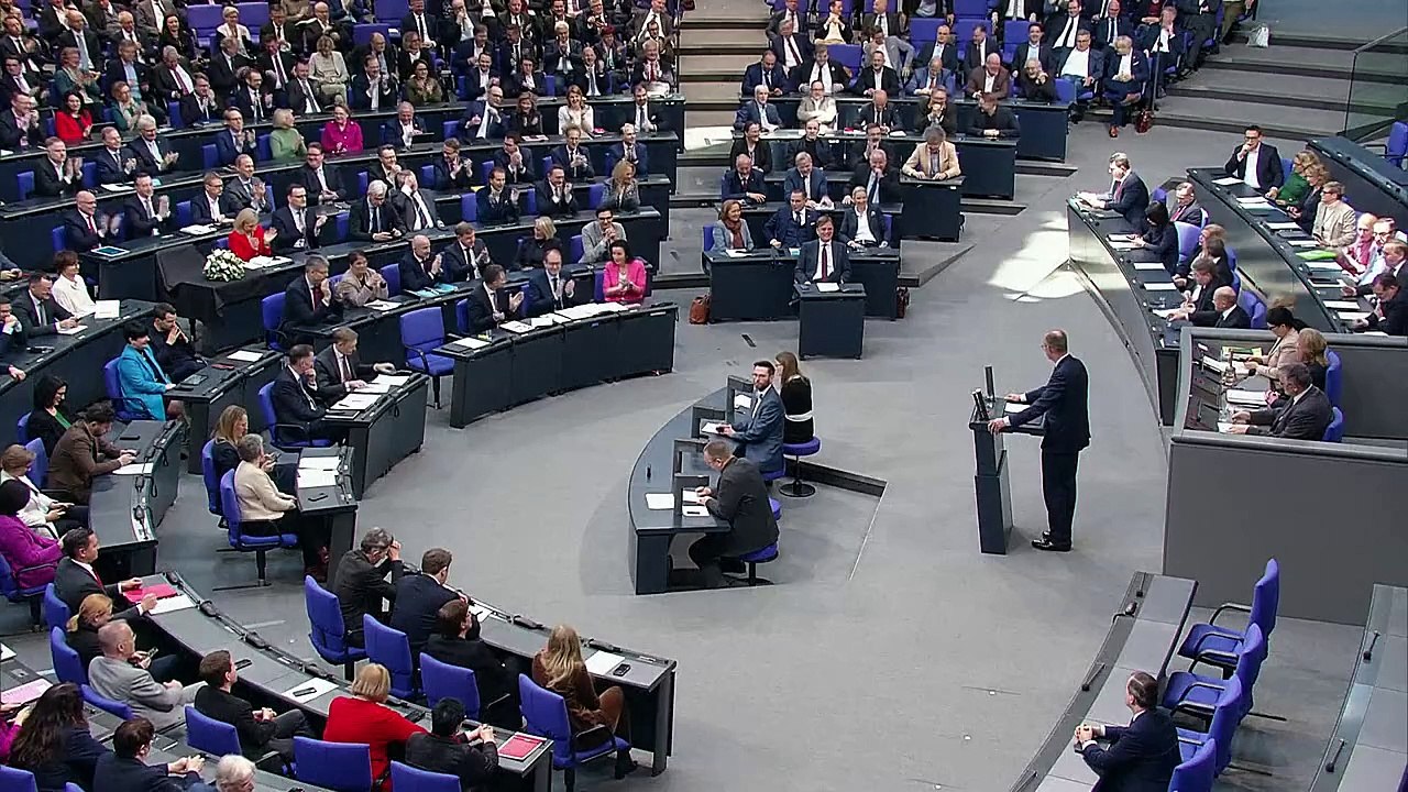 Merz verhöhnt Scholz und Habeck als Totalversager