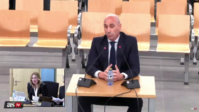 La extraña respuesta de Rubiales sobre si se da ‘picos’ con asiduidad: “Yo con mis hijas...”