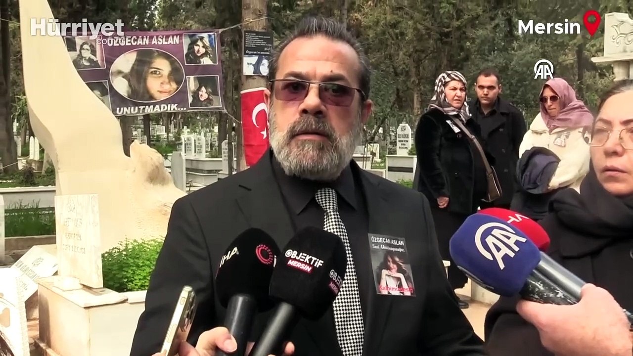 Özgecan Aslan ölümünün 10.yılında mezarı başında anıldı