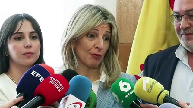 Yolanda Díaz acusa al PP de estar secuestrado por Vox tras no apoyar el reparto de menores