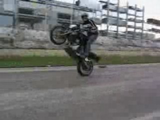 mouss fait le crassou comme dab