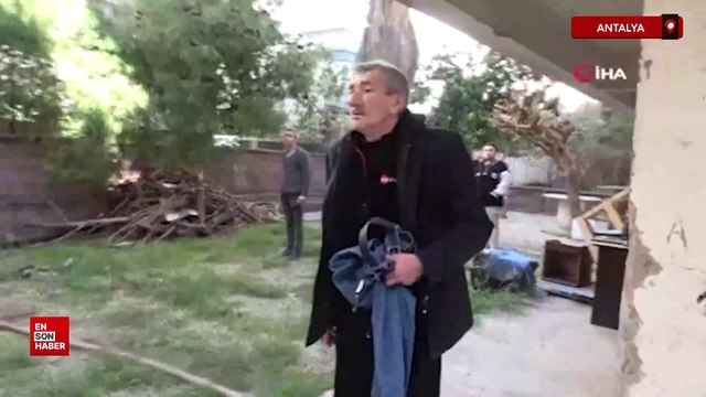 Antalya'da evinin yanışını çaresiz gözlerle izledi