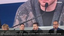 Cattelan e Conti, in conferenza stampa: «No, il DopoFestival non sarà un tribunale». Quindi Fedez è atteso...