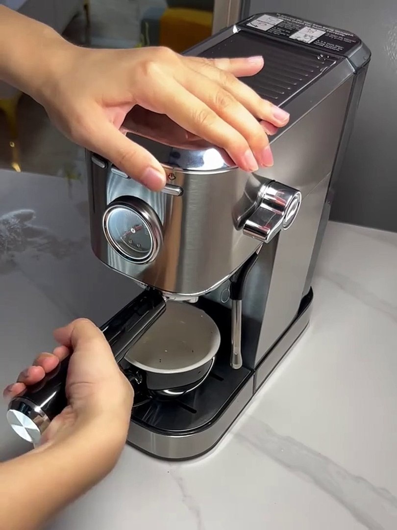 Espresso and cappuccino at home: a stylish coffee machine for the perfect coffee ☕✨