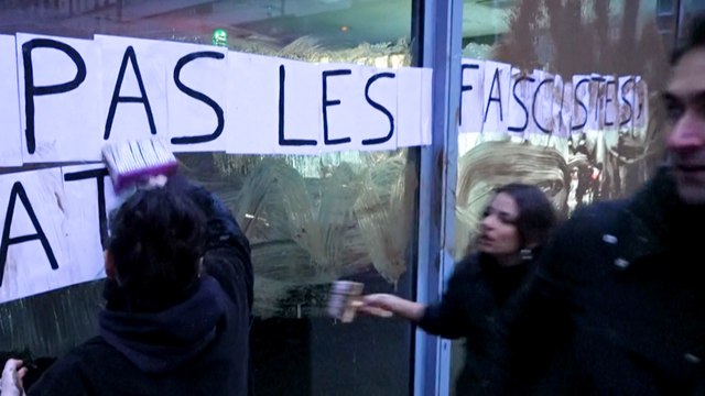 Le siège social français de Tesla ciblé par des militants d'Action Justice Climat