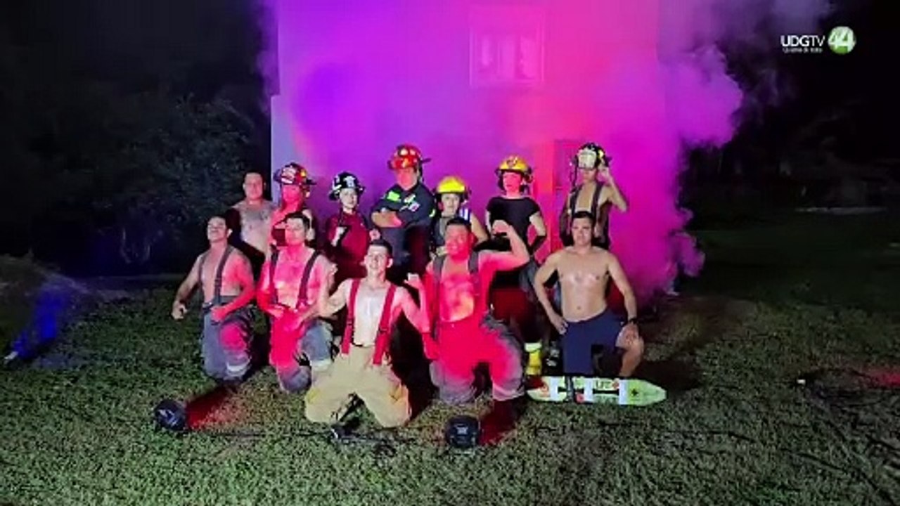 Bomberos y Guardavidas de Puerto Vallarta lanzan candente calendario para recaudar fondos