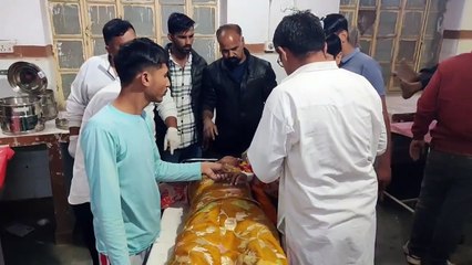 Watch Video: बैल से टकराई 2 गाड़ियां, महिला सहित 6 घायल