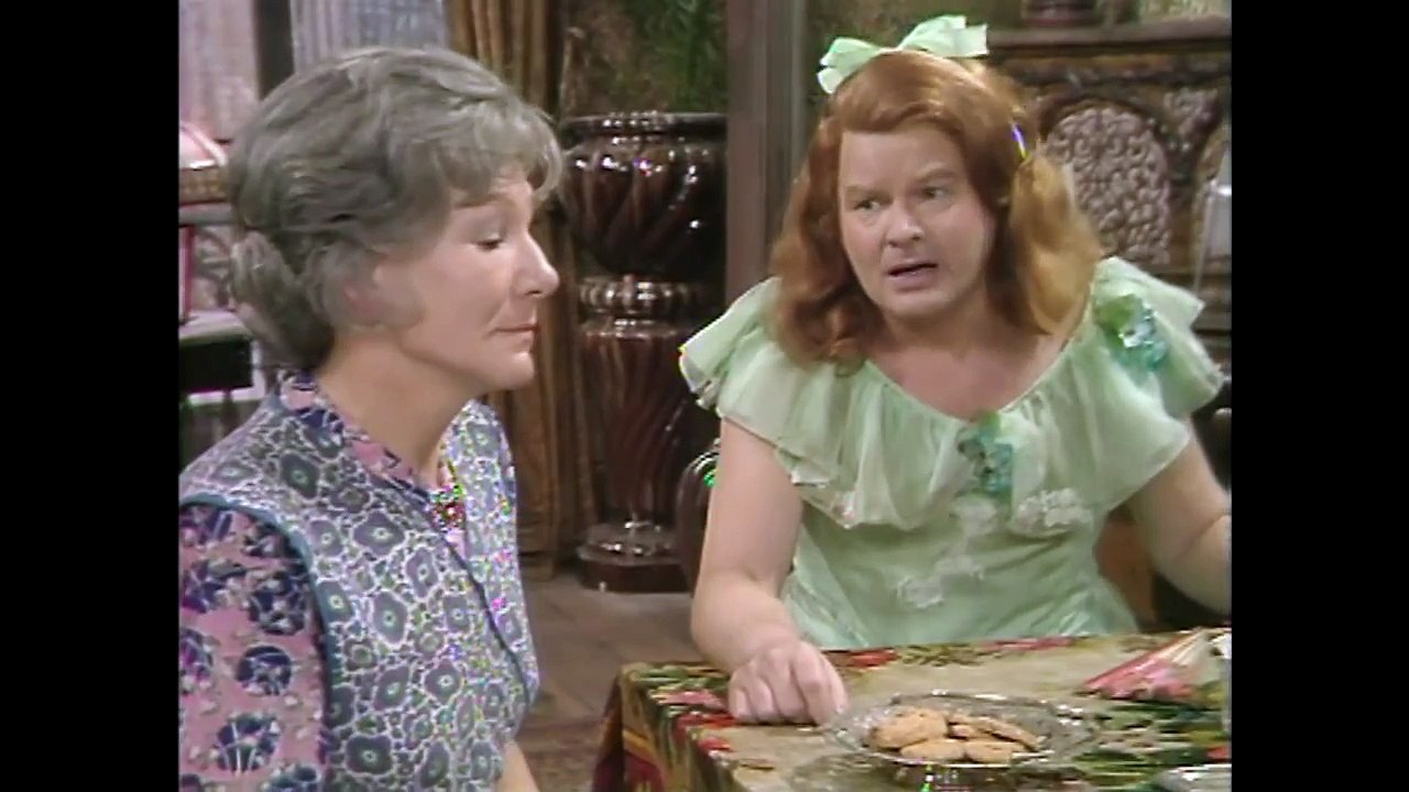 Benny Hill - Long Dry Summer (1975)