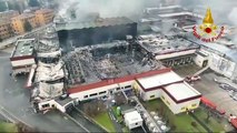 Il video dell'incendio all'Inalca di Reggio Emilia con i droni dei vigili del fuoco