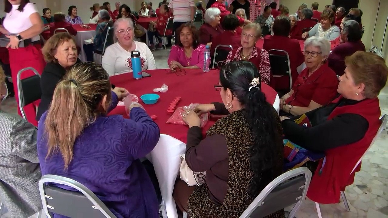 Celebra Hugo Lozano Día del Amor y la Amistad con abuelitas del grupo “BIDA”