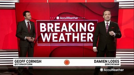 DC officials urge people to stay home during snowstorm